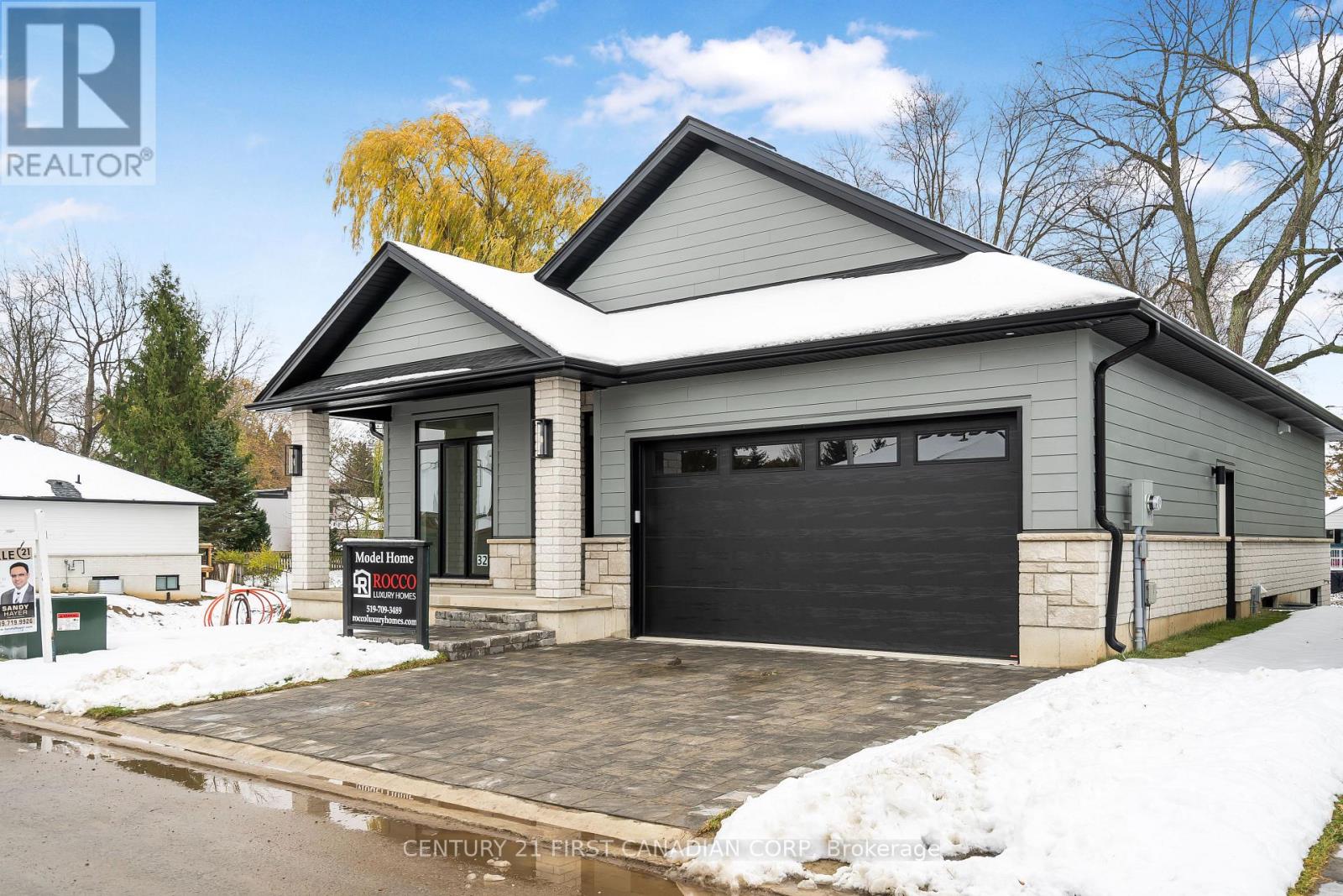 16 - 430 Head Street, Strathroy-Caradoc, Ontario  N7G 2K2 - Photo 3 - X12356481