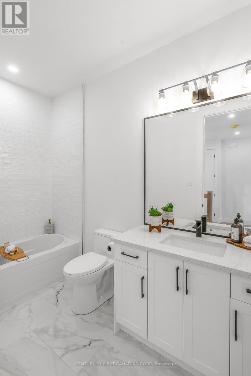 16 - 430 Head Street, Strathroy-Caradoc, Ontario  N7G 2K2 - Photo 29 - X12356481