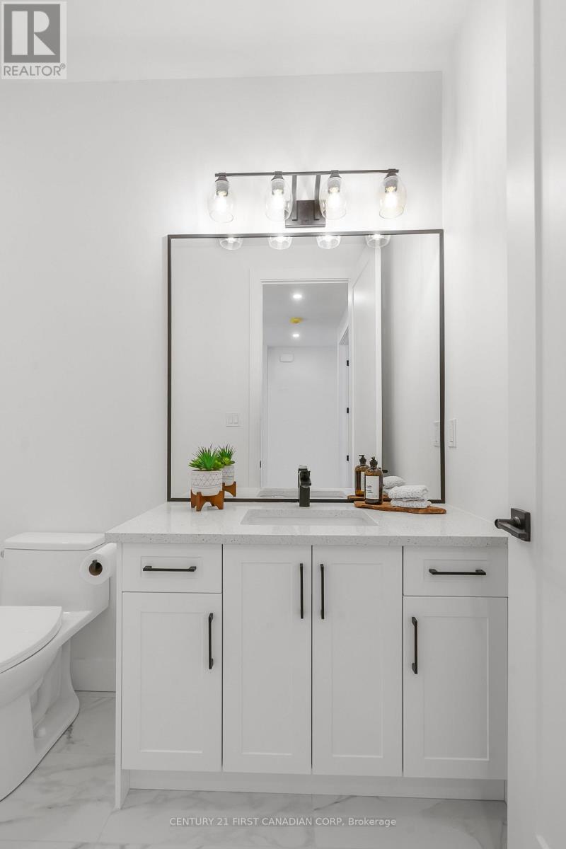 16 - 430 Head Street, Strathroy-Caradoc, Ontario  N7G 2K2 - Photo 30 - X12356481