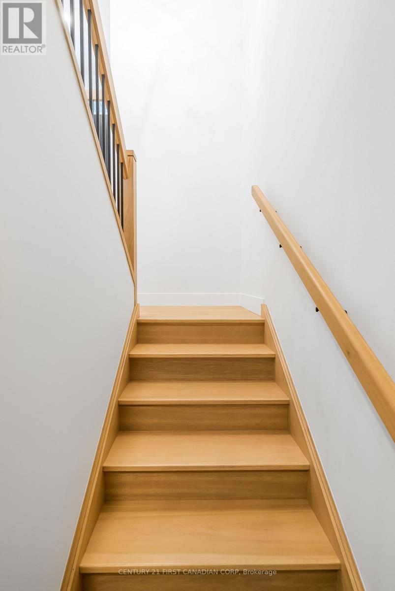 16 - 430 Head Street, Strathroy-Caradoc, Ontario  N7G 2K2 - Photo 35 - X12356481