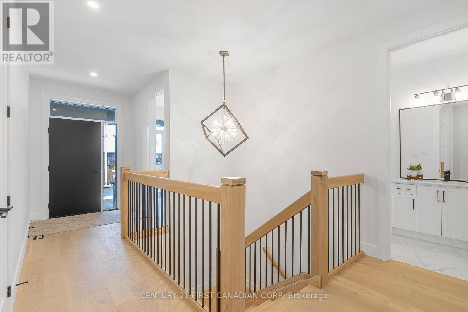 16 - 430 Head Street, Strathroy-Caradoc, Ontario  N7G 2K2 - Photo 6 - X12356481