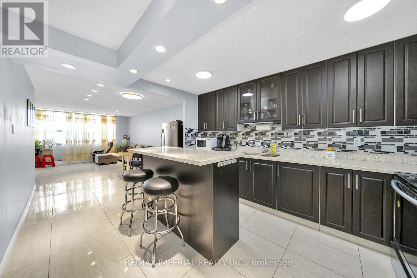 Ph12 - 10 Tobermory Drive, Toronto, Ontario  M3N 2Y5 - Photo 4 - W12558126