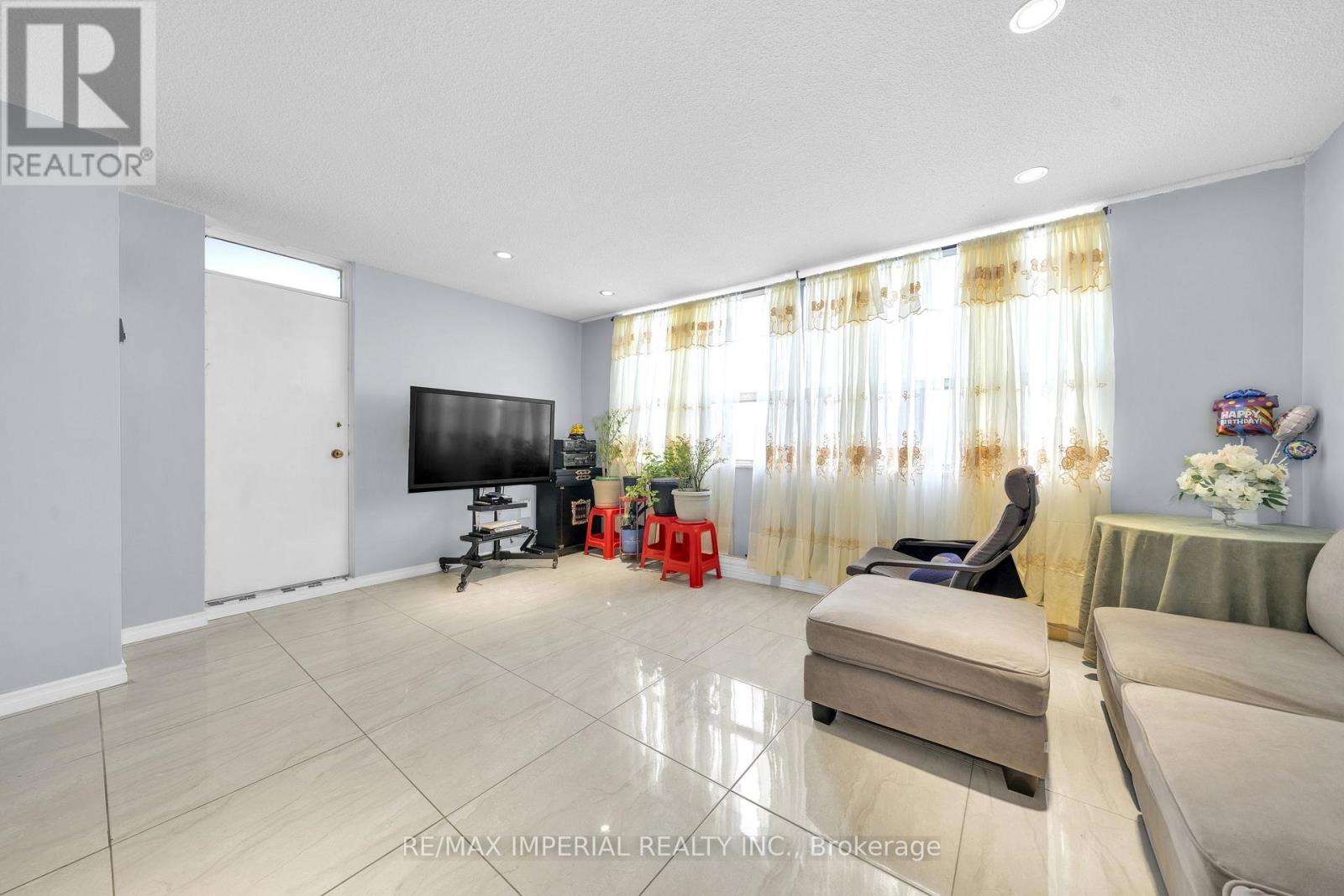 Ph12 - 10 Tobermory Drive, Toronto, Ontario  M3N 2Y5 - Photo 10 - W12558126