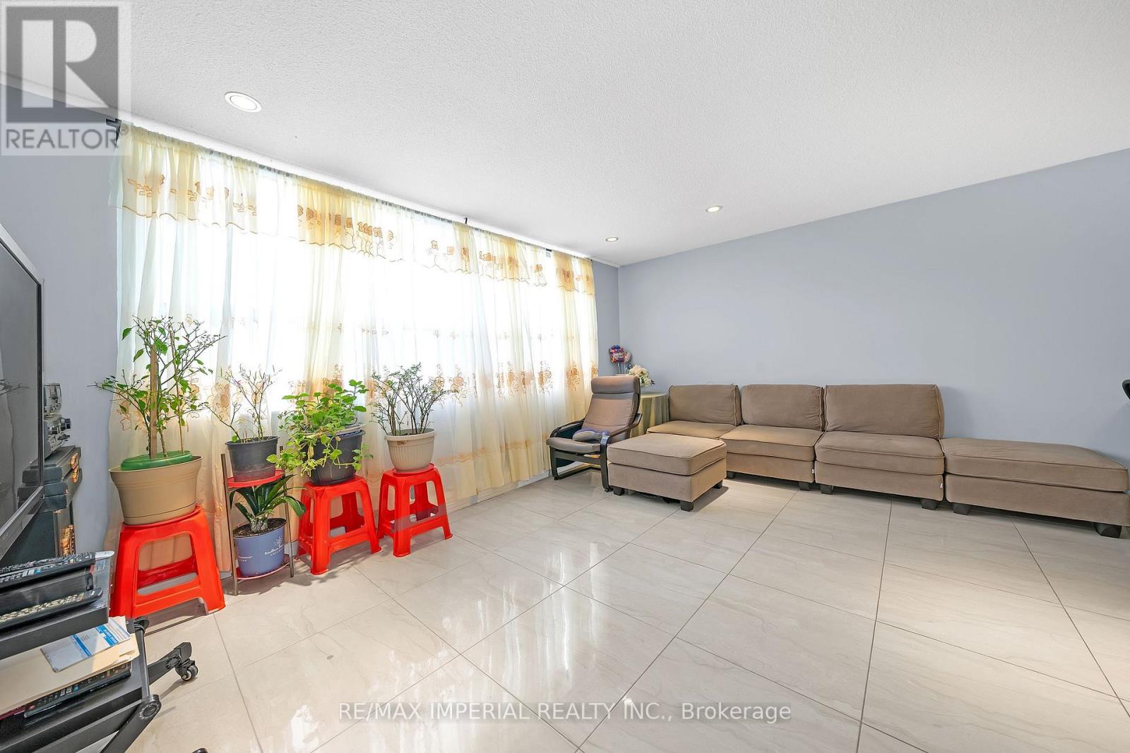 Ph12 - 10 Tobermory Drive, Toronto, Ontario  M3N 2Y5 - Photo 11 - W12558126
