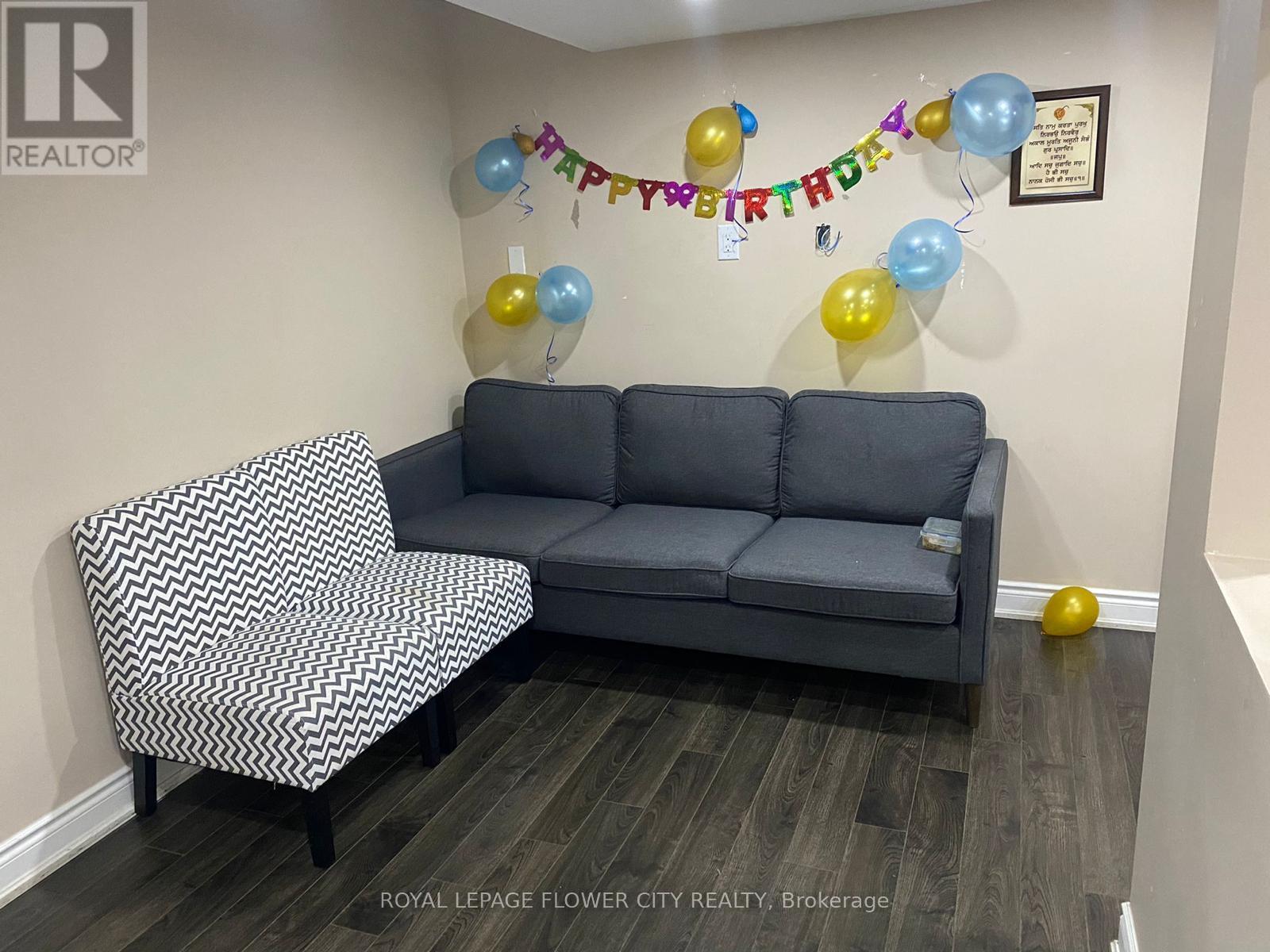 125 - 125 Don Minaker Drive, Brampton, Ontario  L6P 2W1 - Photo 2 - W12445232