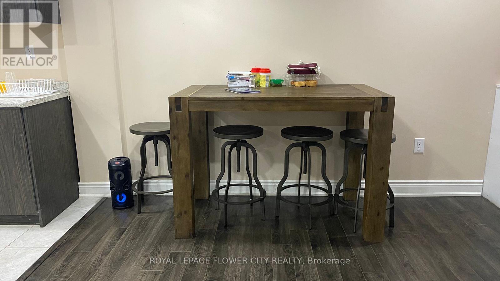 125 - 125 Don Minaker Drive, Brampton, Ontario  L6P 2W1 - Photo 3 - W12445232