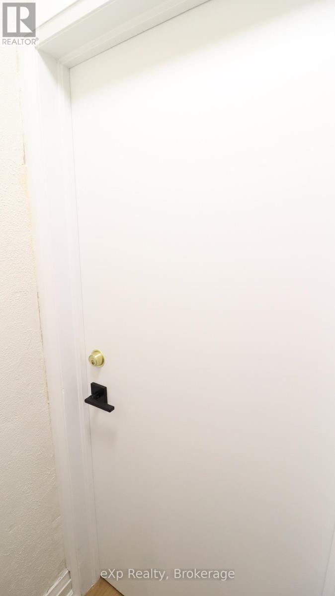 3b - 875 Millwood Road, Toronto, Ontario  M4G 1W8 - Photo 4 - C12483755