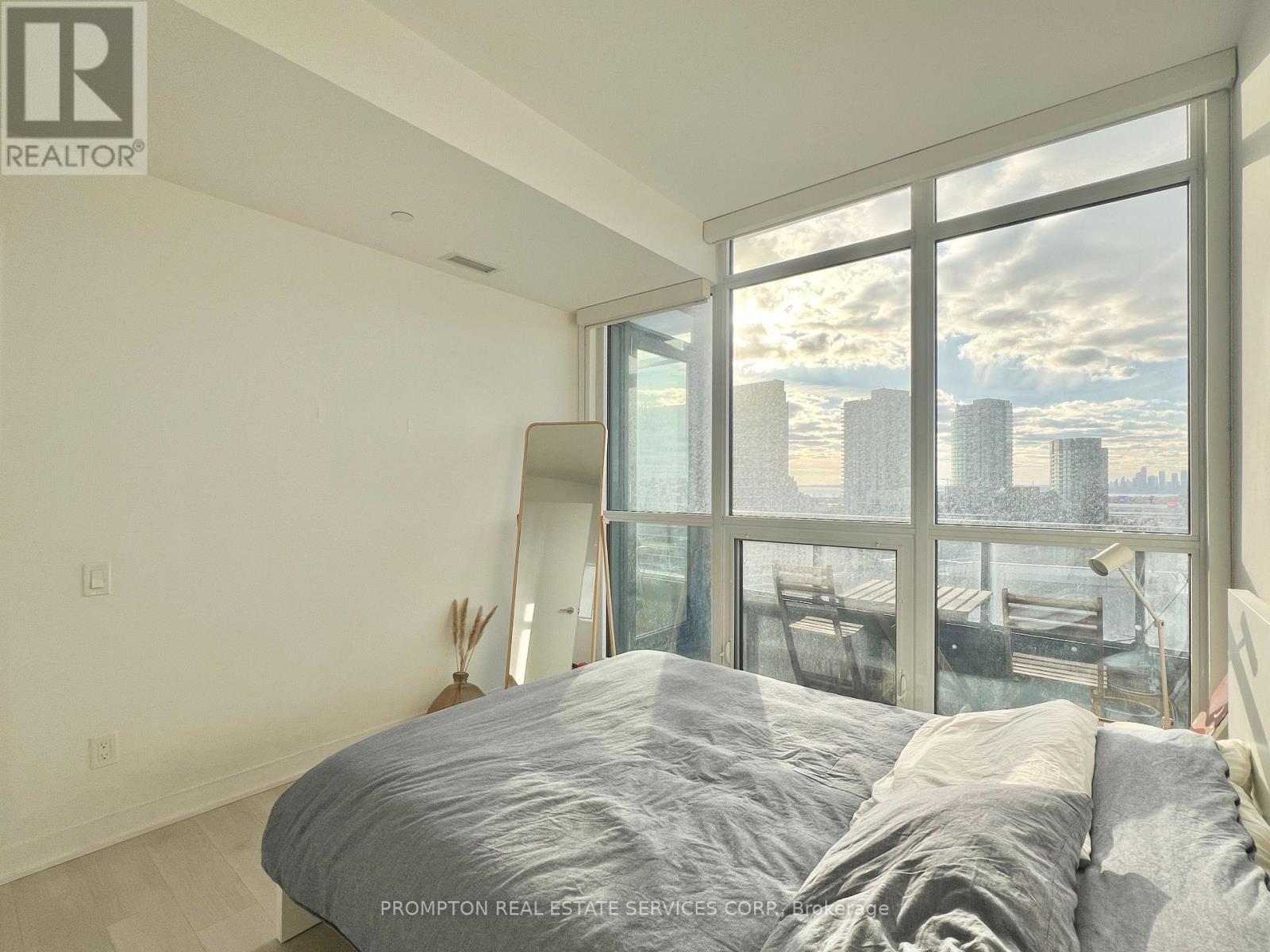 2115 - 80 Queens Wharf Road, Toronto, Ontario  M5V 0J3 - Photo 15 - C12559684