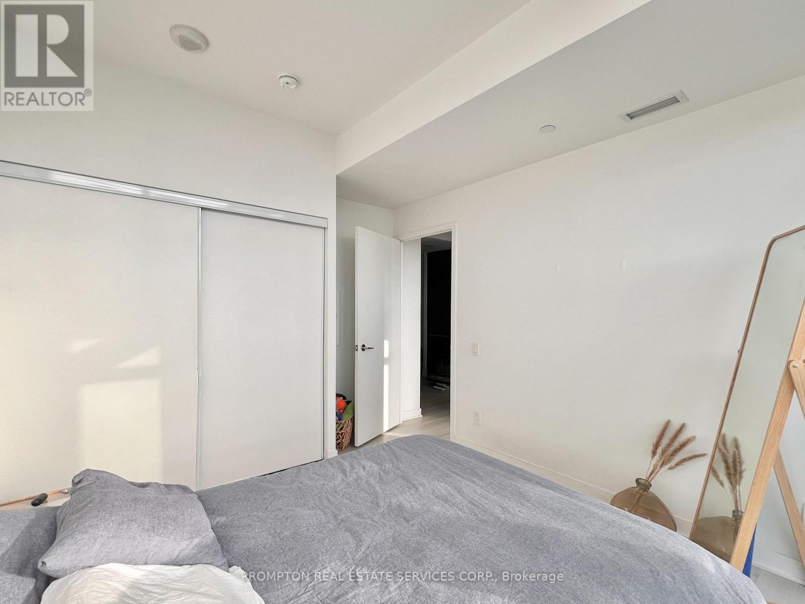 2115 - 80 Queens Wharf Road, Toronto, Ontario  M5V 0J3 - Photo 17 - C12559684