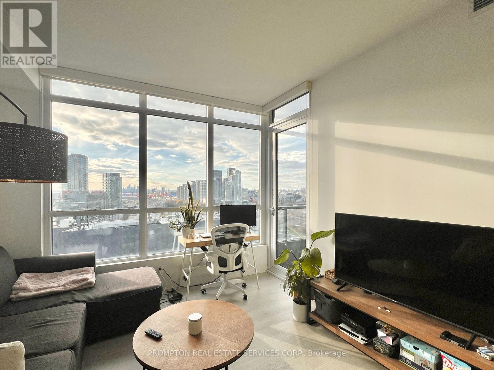 2115 - 80 Queens Wharf Road, Toronto, Ontario  M5V 0J3 - Photo 7 - C12559684