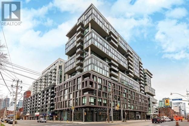 1610 - 111 BATHURST STREET, Toronto, Ontario