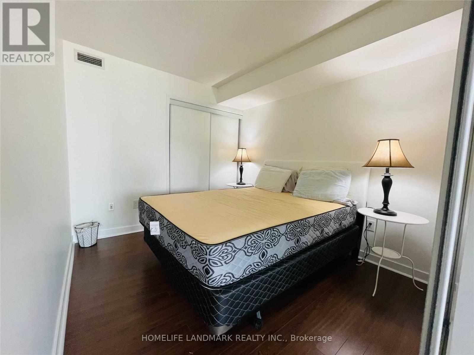 811 - 4 Spadina Avenue, Toronto, Ontario  M5V 3Y9 - Photo 3 - C12559750