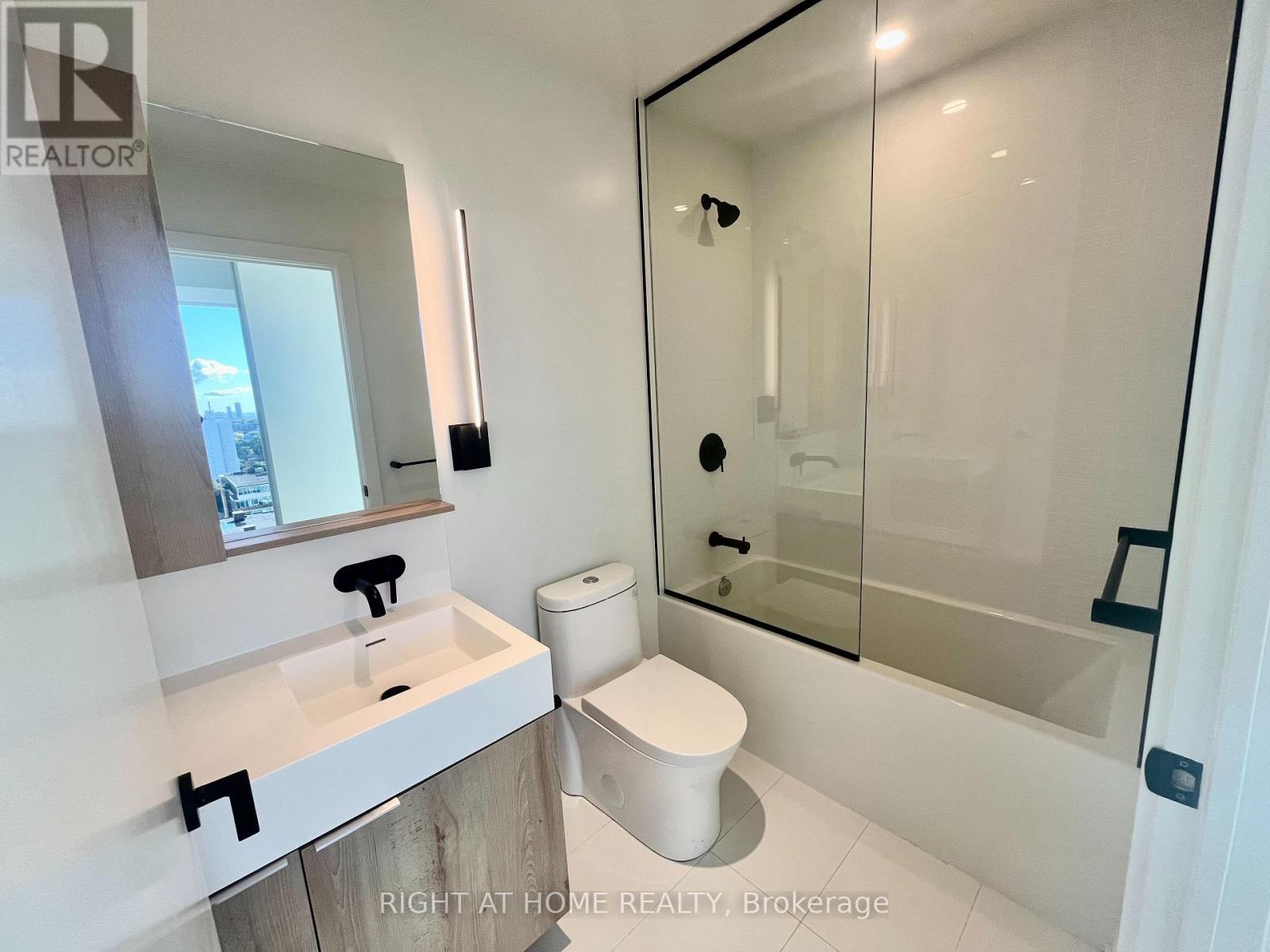 1612 - 127 Broadway Avenue, Toronto, Ontario  M4P 1V4 - Photo 16 - C12559762