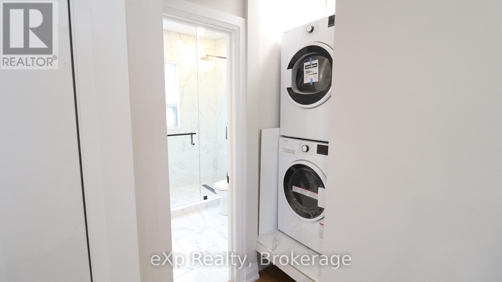 3 - 2002 Queen Street E, Toronto, Ontario  M4L 1J3 - Photo 9 - E12483716