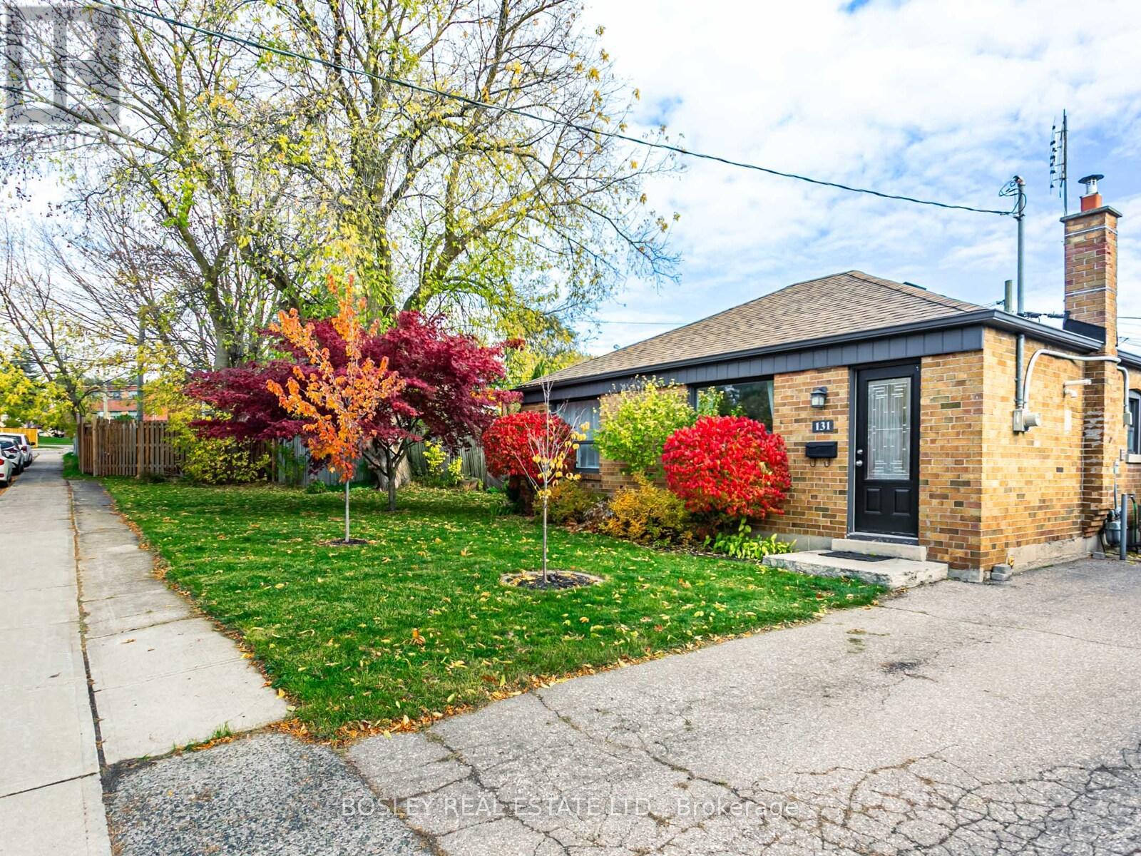 131 Meighen Avenue, Toronto, Ontario  M4B 2H8 - Photo 3 - E12559736