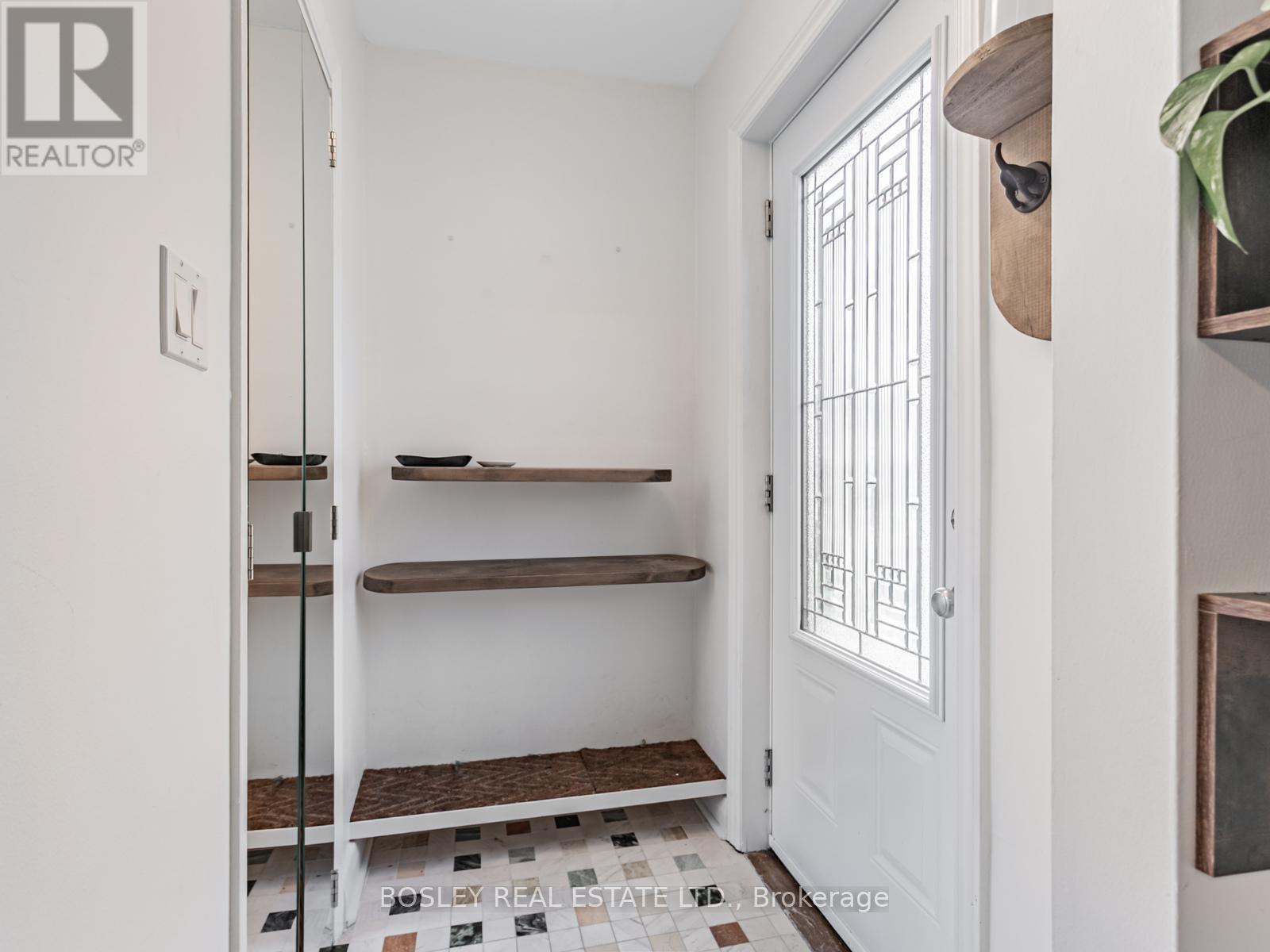 131 Meighen Avenue, Toronto, Ontario  M4B 2H8 - Photo 5 - E12559736