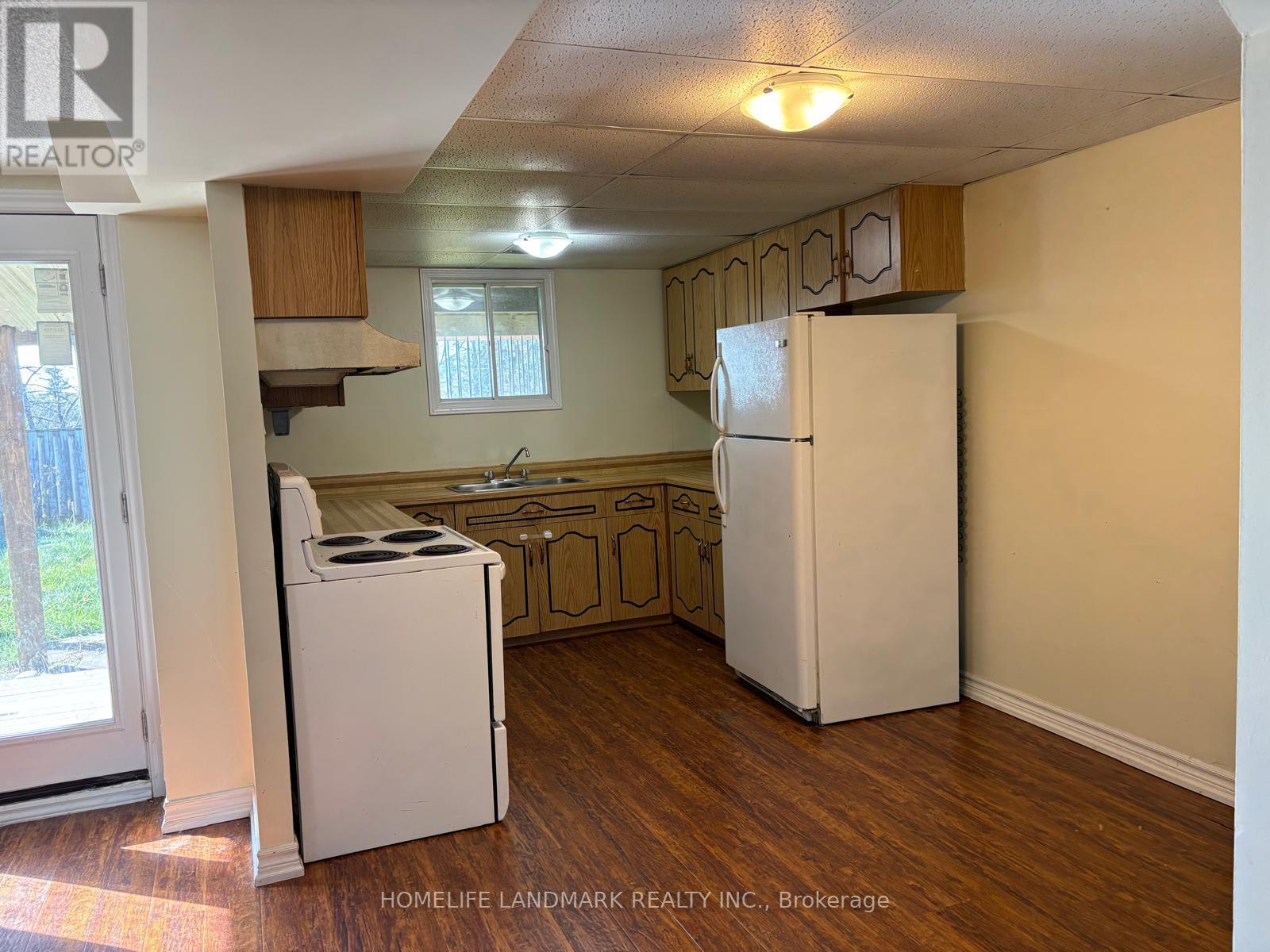 2364 Strathmore Crescent, Pickering, Ontario  L1X 2H8 - Photo 16 - E12559802