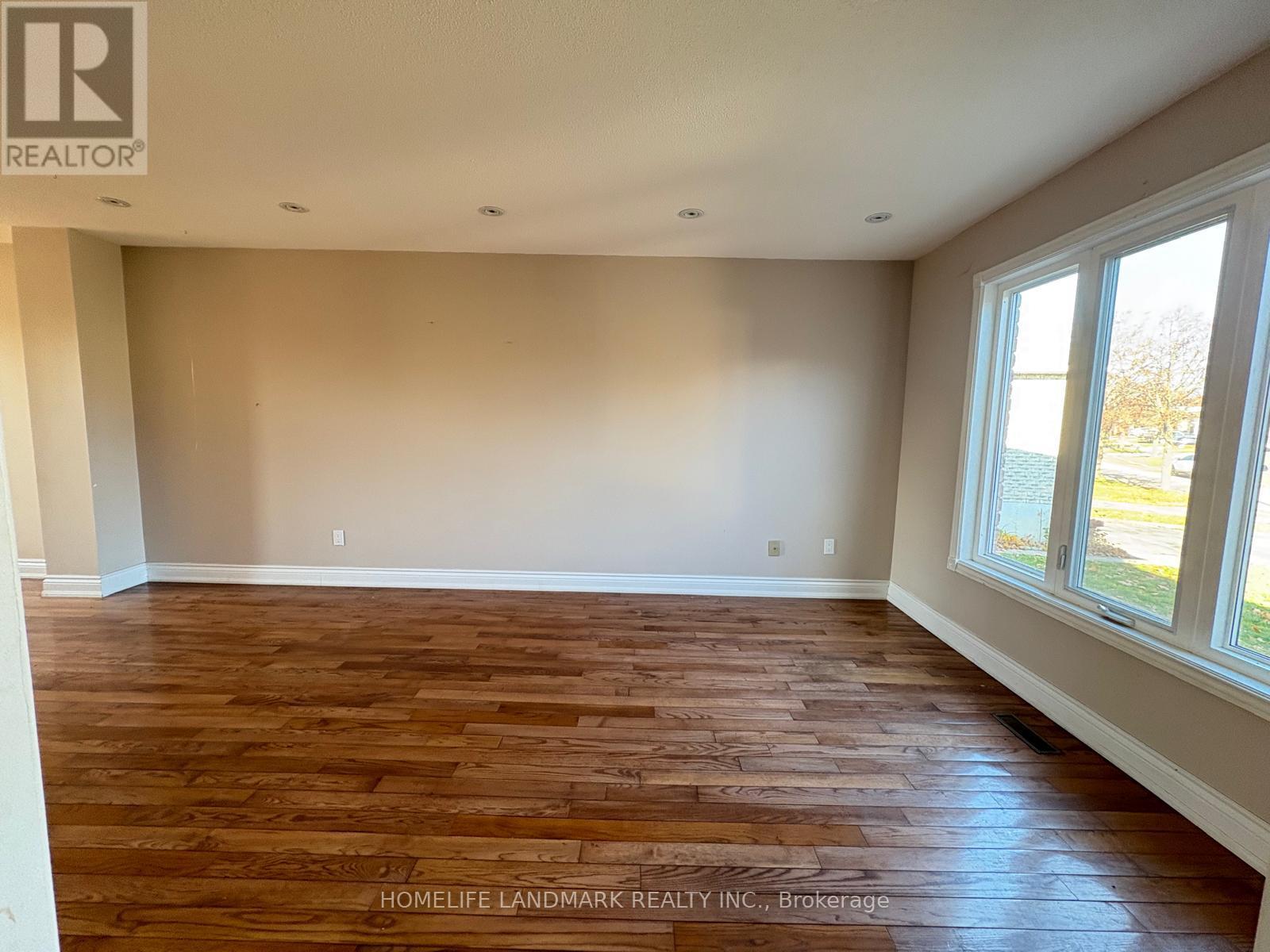 2364 Strathmore Crescent, Pickering, Ontario  L1X 2H8 - Photo 4 - E12559802