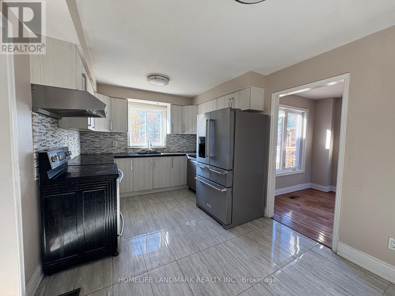 2364 Strathmore Crescent, Pickering, Ontario  L1X 2H8 - Photo 7 - E12559802