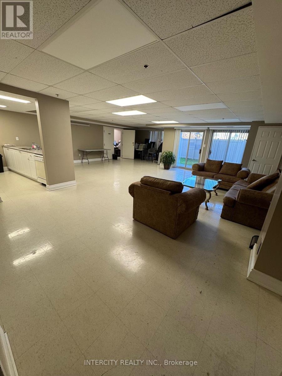 304 - 250 Pine Grove Road, Vaughan, Ontario  L4L 9M6 - Photo 10 - N12554626