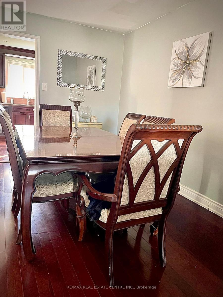 31 Castlehill Road, Brampton, Ontario  L6X 4E3 - Photo 12 - W12547764