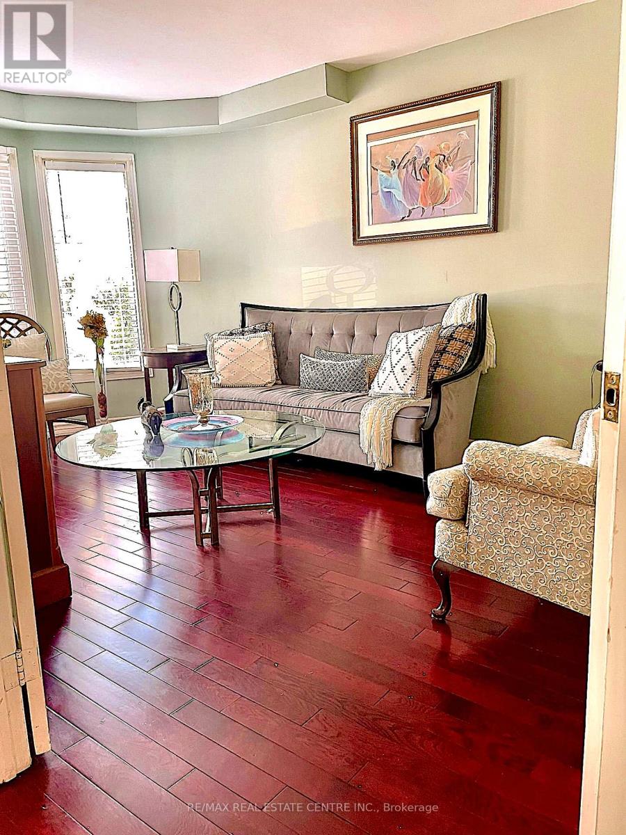 31 Castlehill Road, Brampton, Ontario  L6X 4E3 - Photo 16 - W12547764