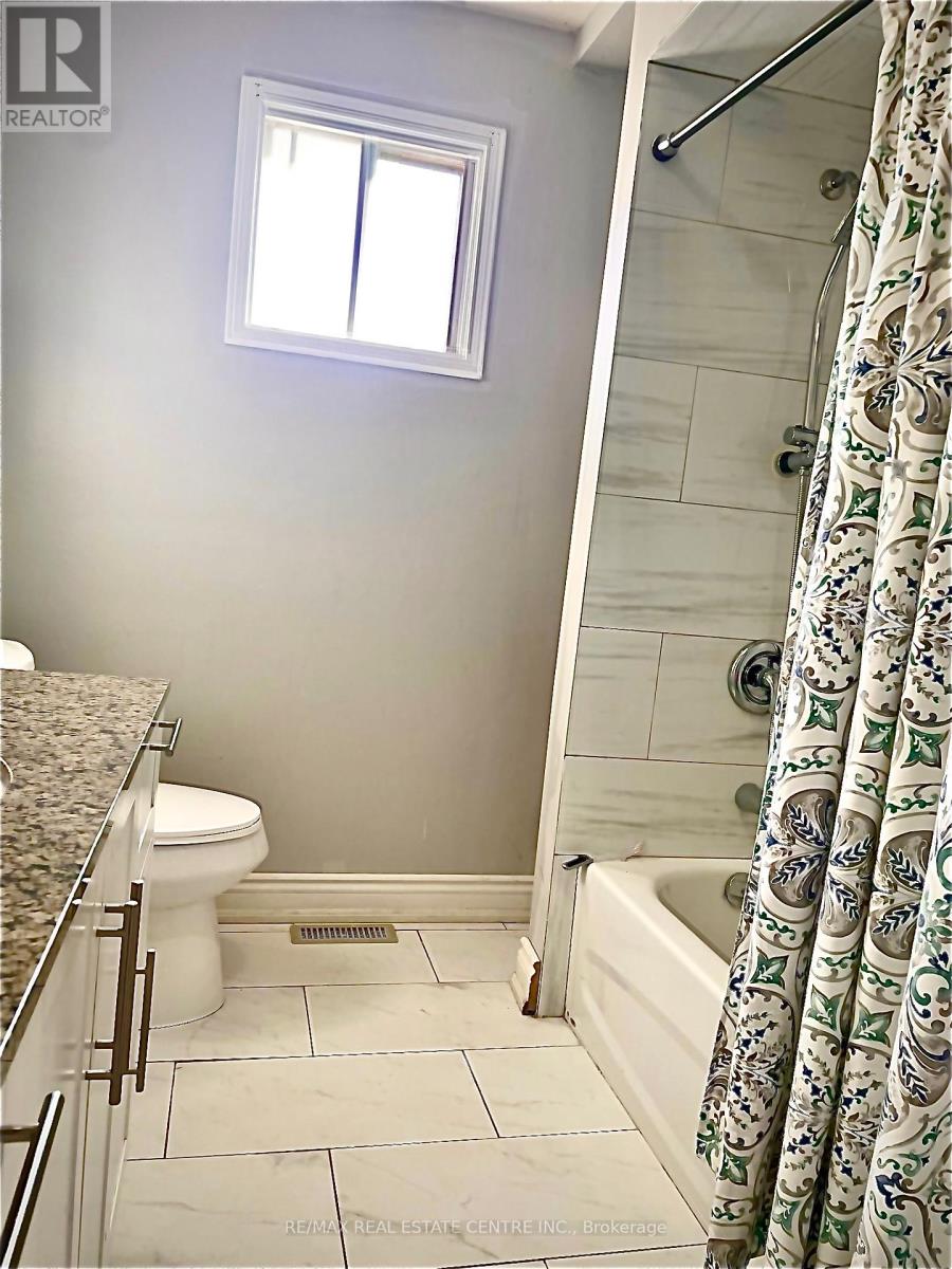 31 Castlehill Road, Brampton, Ontario  L6X 4E3 - Photo 31 - W12547764