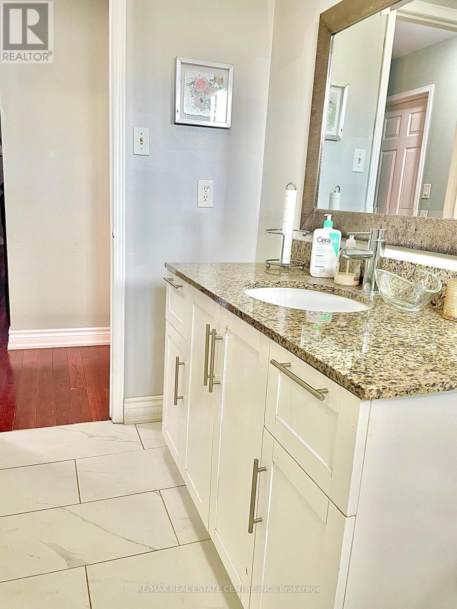 31 Castlehill Road, Brampton, Ontario  L6X 4E3 - Photo 33 - W12547764