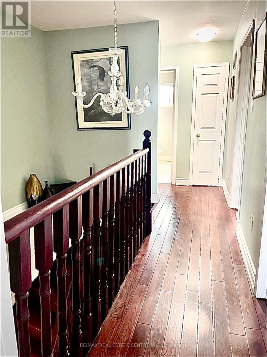 31 Castlehill Road, Brampton, Ontario  L6X 4E3 - Photo 39 - W12547764