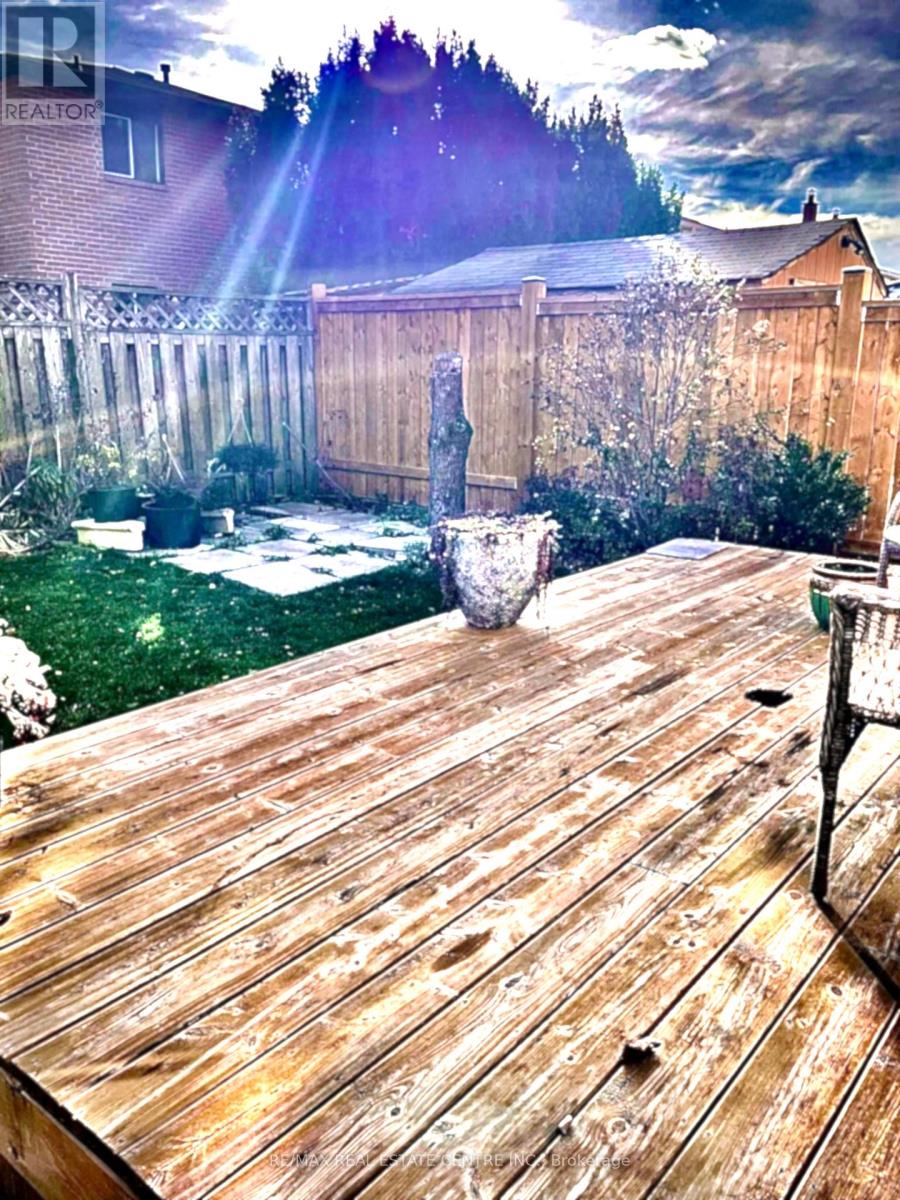 31 Castlehill Road, Brampton, Ontario  L6X 4E3 - Photo 42 - W12547764