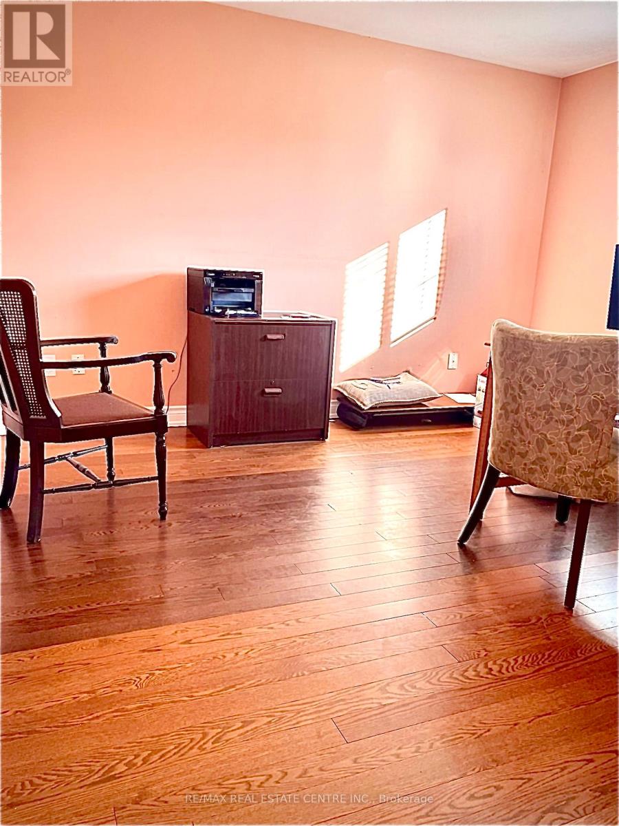 31 Castlehill Road, Brampton, Ontario  L6X 4E3 - Photo 40 - W12547764