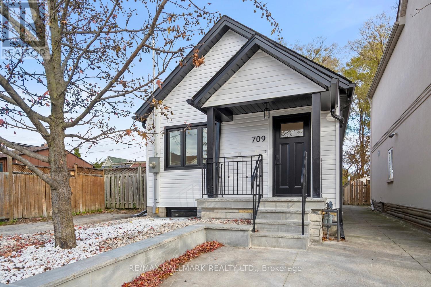 UPPER - 709 WILLARD AVENUE, Toronto, Ontario