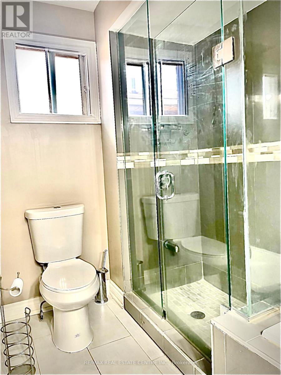 31 Castlehill Road, Brampton, Ontario  L6X 4E3 - Photo 29 - W12547764