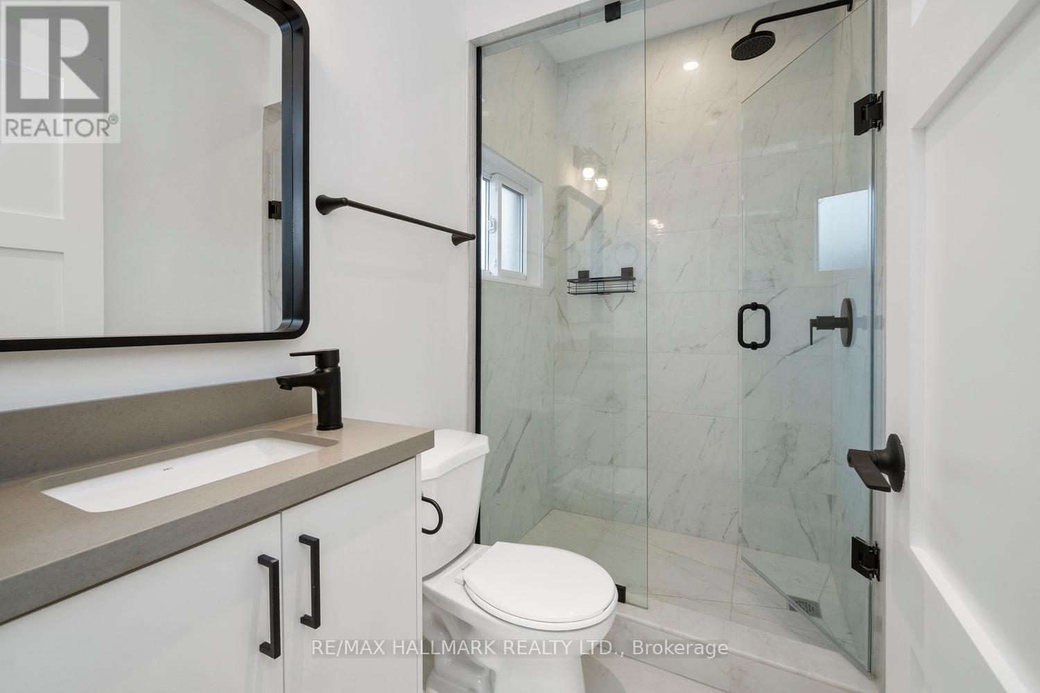 Upper - 709 Willard Avenue, Toronto, Ontario  M6S 3S7 - Photo 10 - W12549002