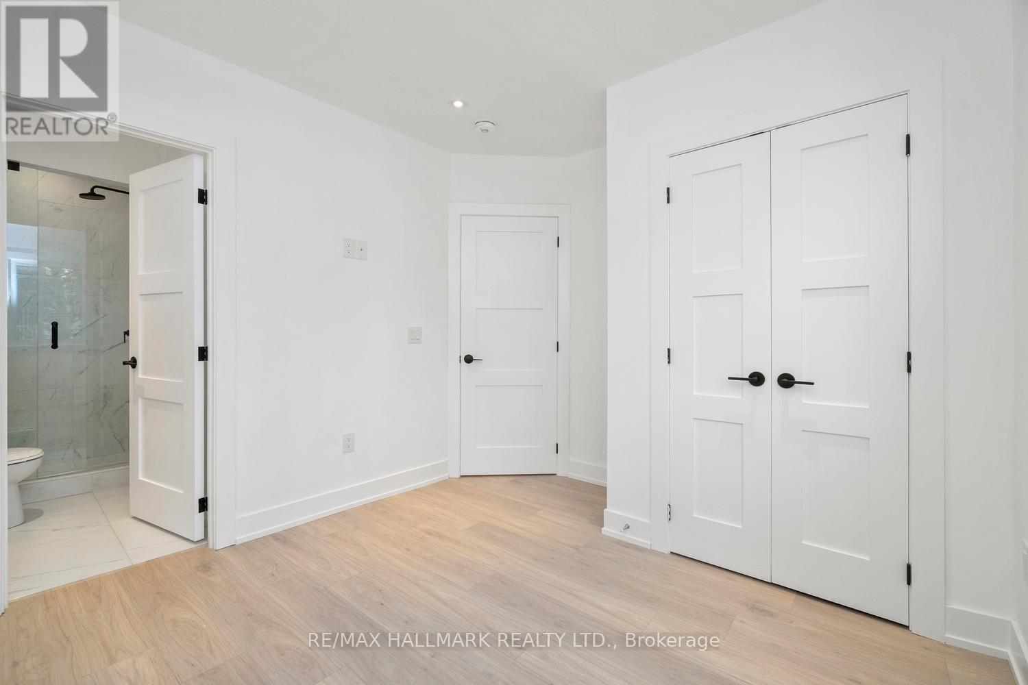 Upper - 709 Willard Avenue, Toronto, Ontario  M6S 3S7 - Photo 9 - W12549002