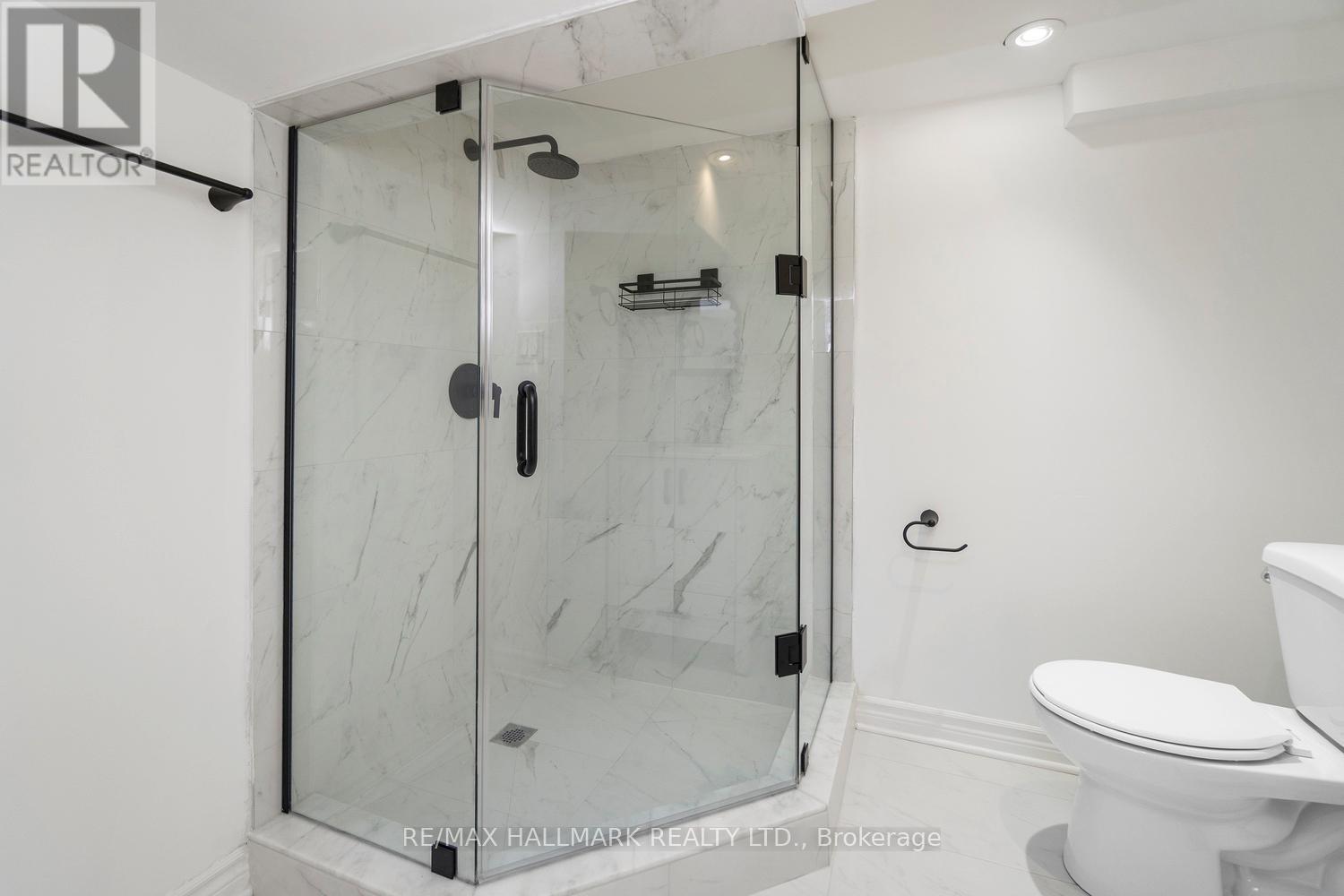 Lower - 709 Willard Avenue, Toronto, Ontario  M6S 3S7 - Photo 8 - W12556554