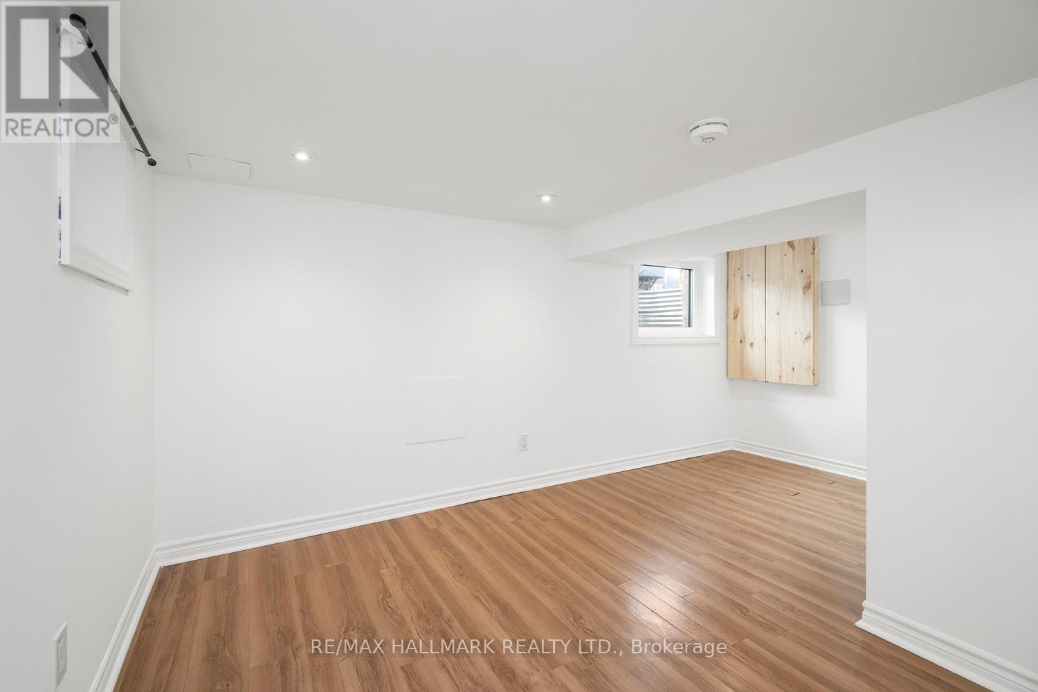 Lower - 709 Willard Avenue, Toronto, Ontario  M6S 3S7 - Photo 6 - W12556554
