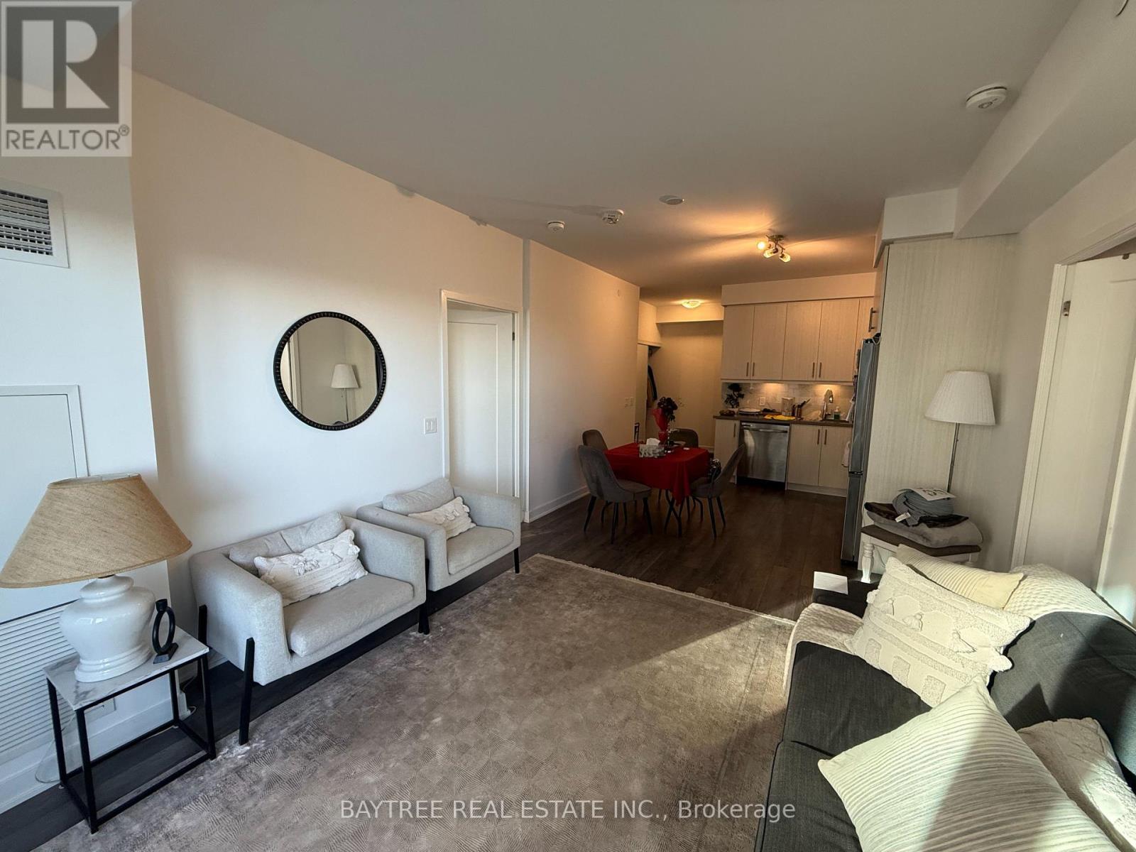 506 - 105 Oneida Crescent, Richmond Hill, Ontario  L4B 0H1 - Photo 3 - N12559728