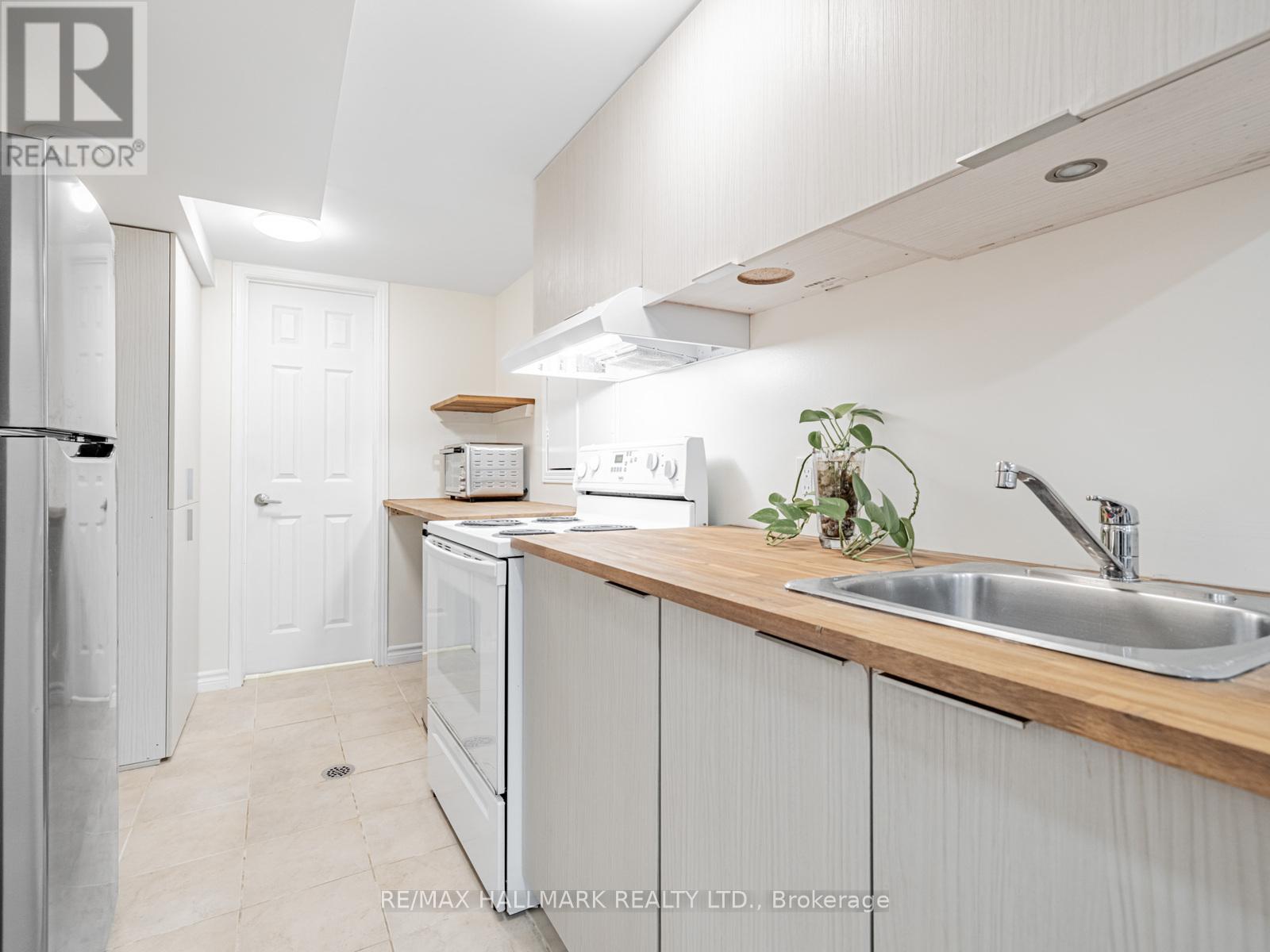 (Bsmt) - 2 Michelle Drive, Vaughan, Ontario  L4L 9B8 - Photo 9 - N12559788