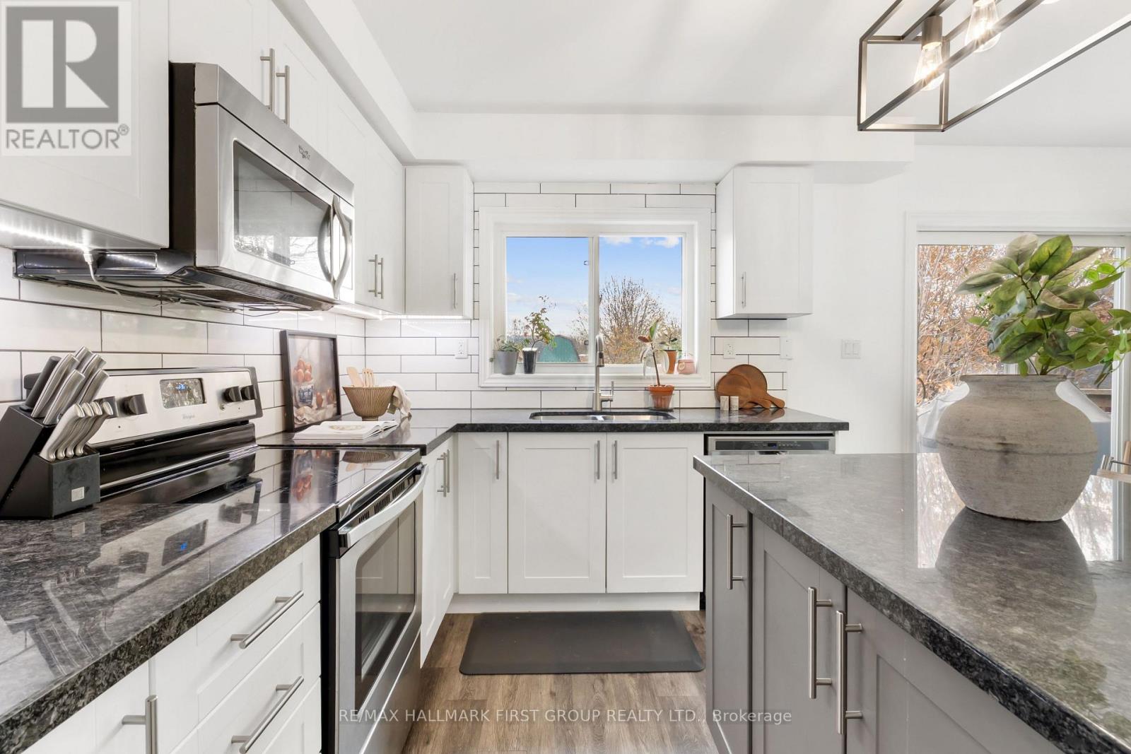 93 Markham Trail, Clarington, Ontario  L1C 0S4 - Photo 12 - E12559902