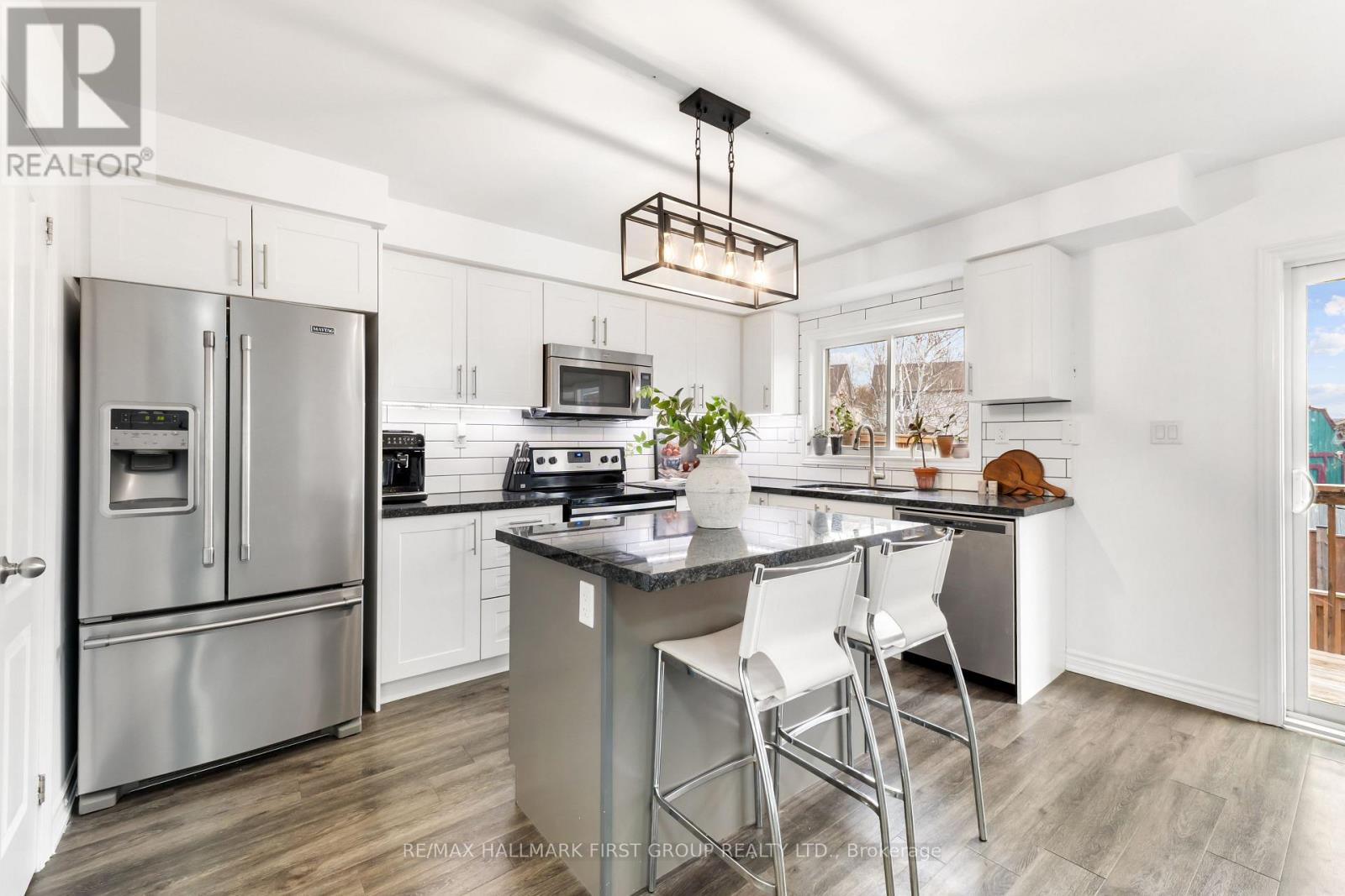 93 Markham Trail, Clarington, Ontario  L1C 0S4 - Photo 8 - E12559902