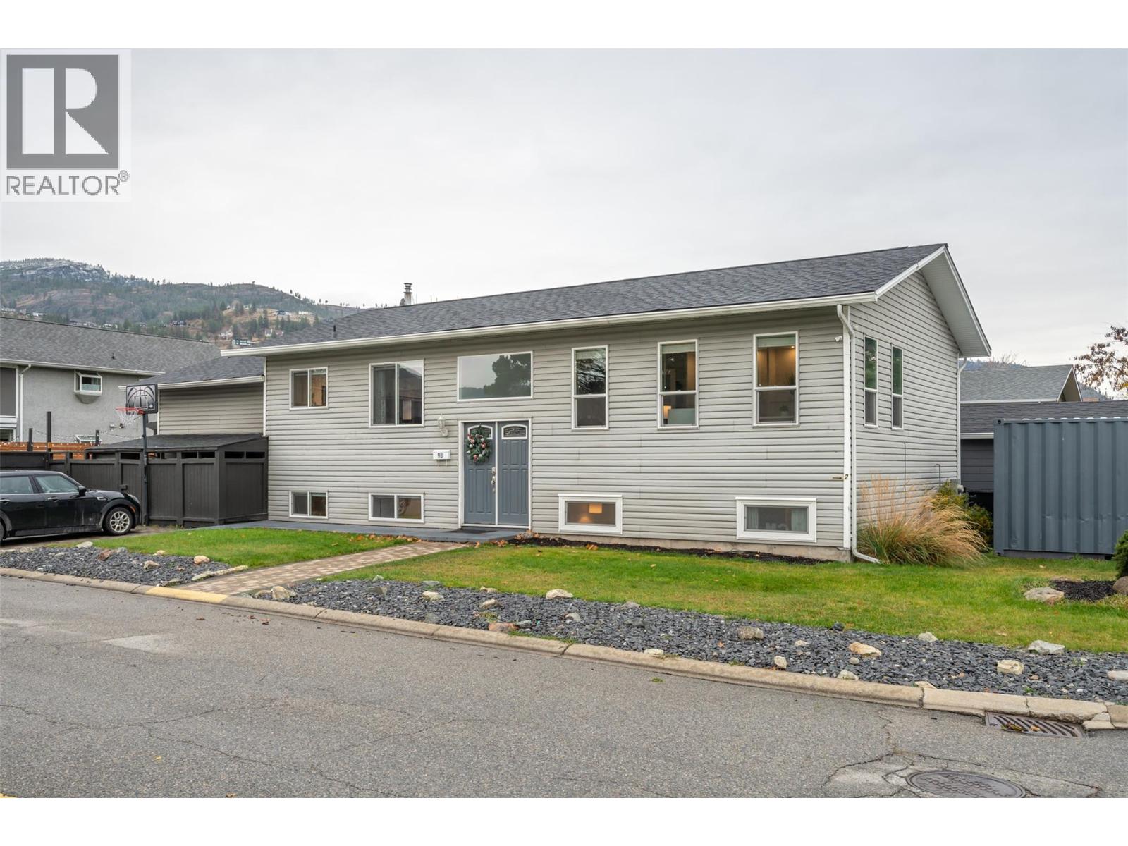 98 Dauphin Avenue, Penticton, British Columbia