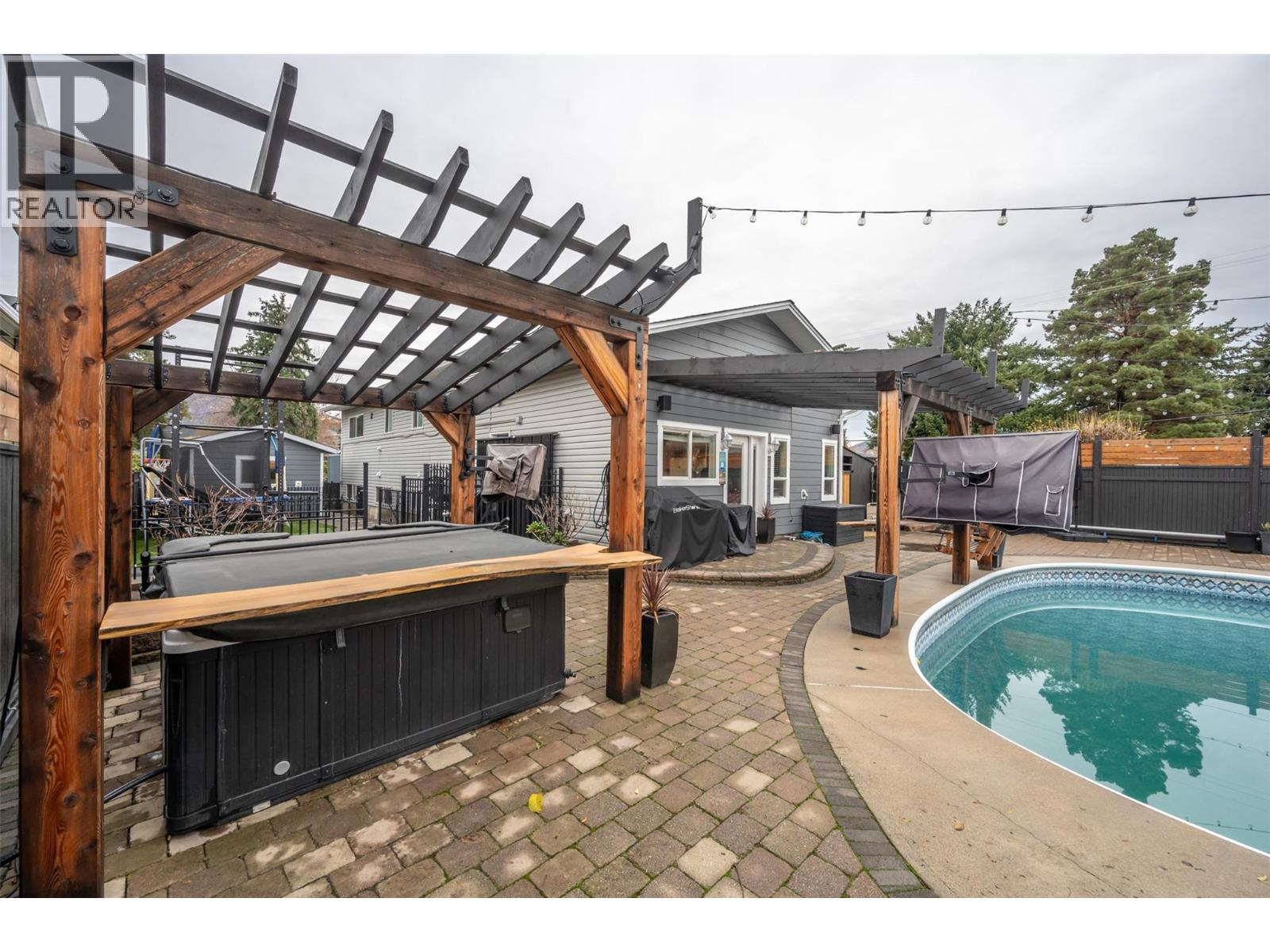 98 Dauphin Avenue, Penticton, British Columbia  V2A 6V8 - Photo 50 - 10369653