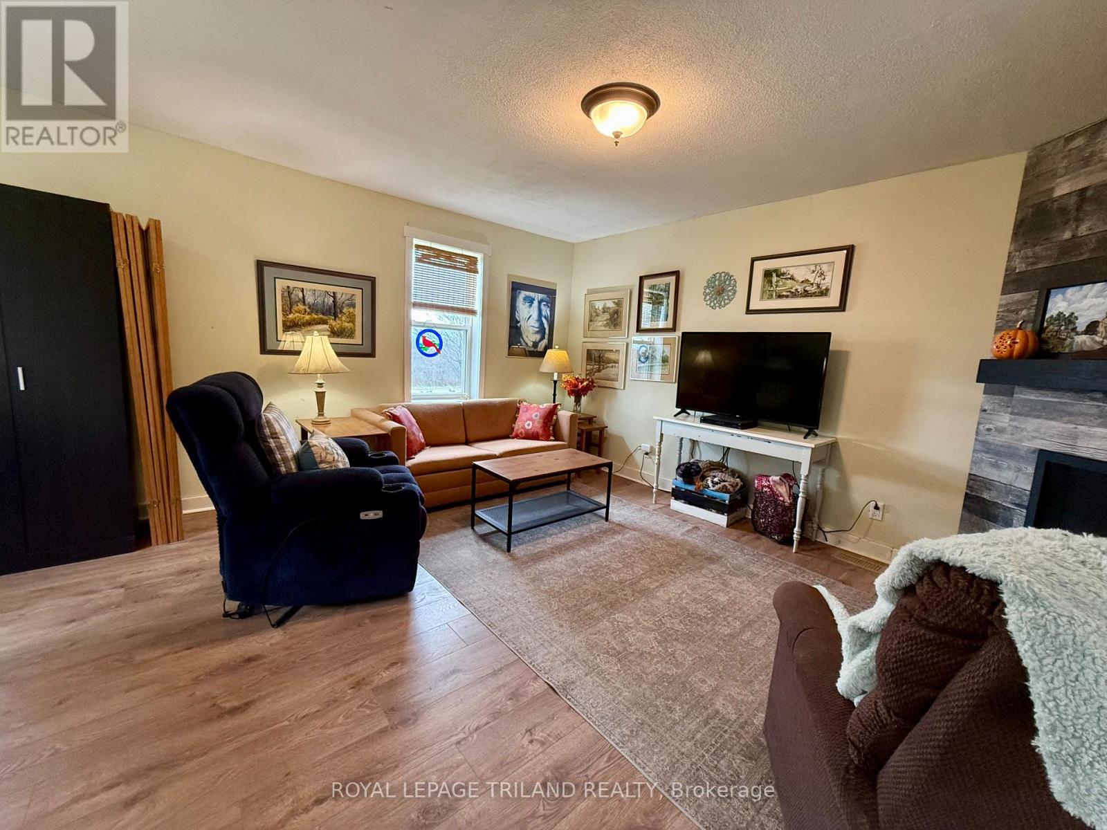 21622 Dundonald Road, Southwest Middlesex, Ontario  N0L 1M0 - Photo 27 - X12559918