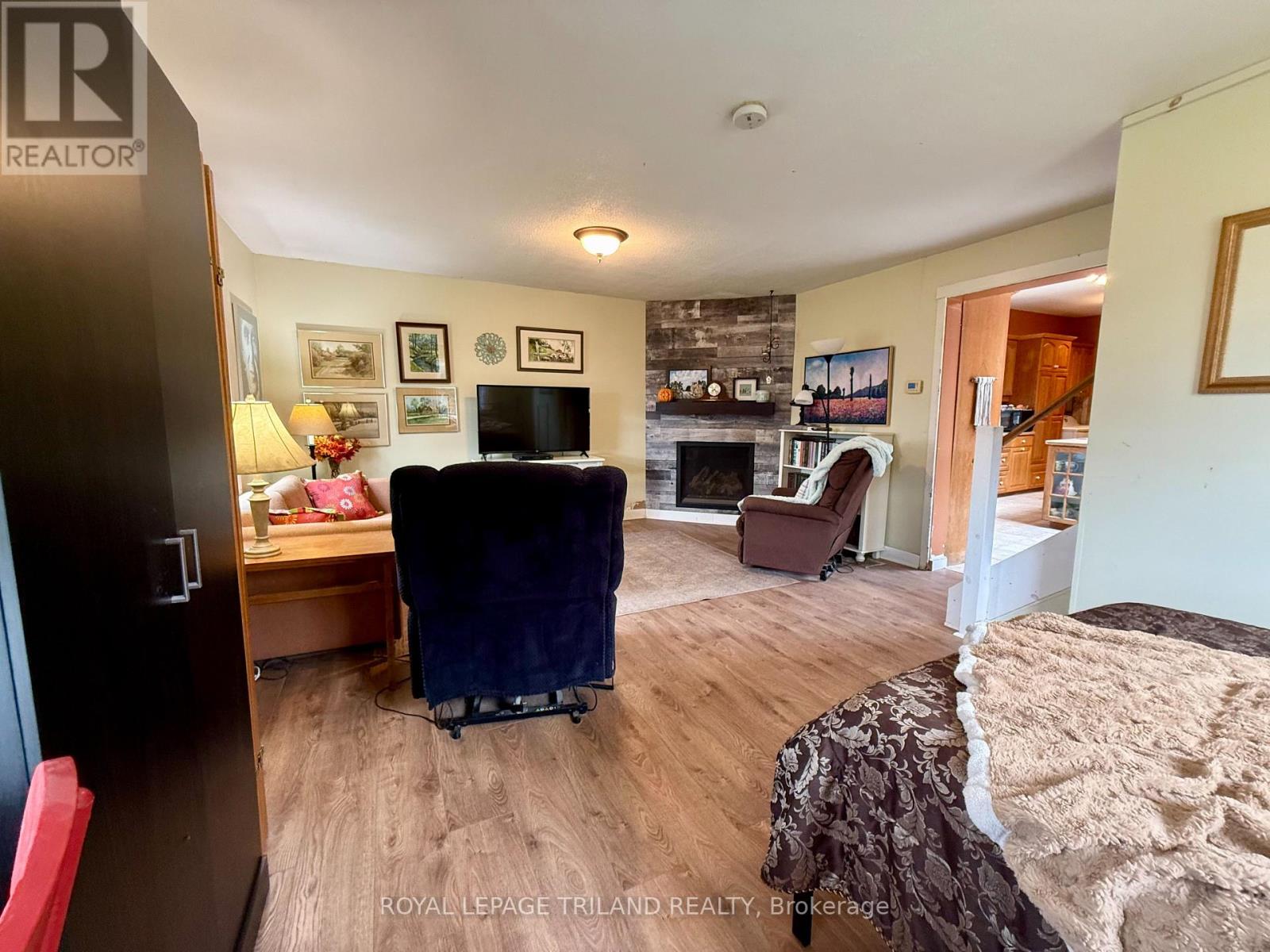 21622 Dundonald Road, Southwest Middlesex, Ontario  N0L 1M0 - Photo 29 - X12559918