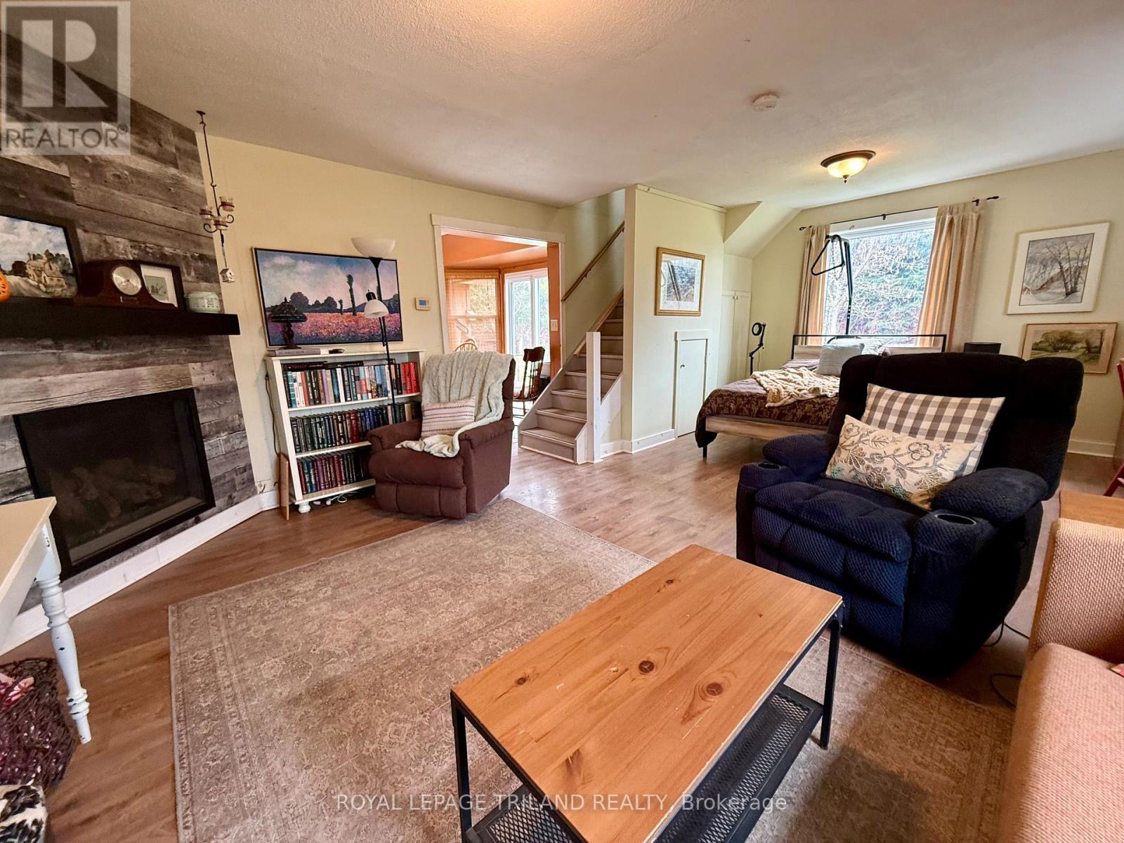 21622 Dundonald Road, Southwest Middlesex, Ontario  N0L 1M0 - Photo 30 - X12559918