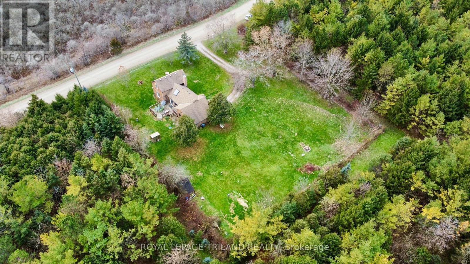 21622 Dundonald Road, Southwest Middlesex, Ontario  N0L 1M0 - Photo 4 - X12559918