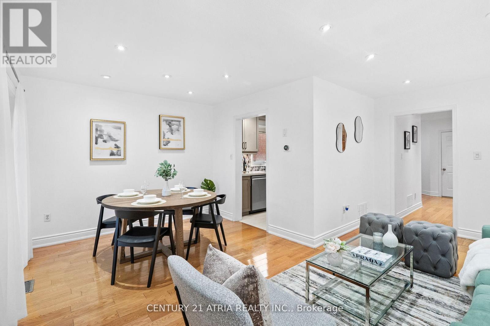 3837 Densbury Drive, Mississauga, Ontario L5N 6Z3 - Photo 10 - W12559642