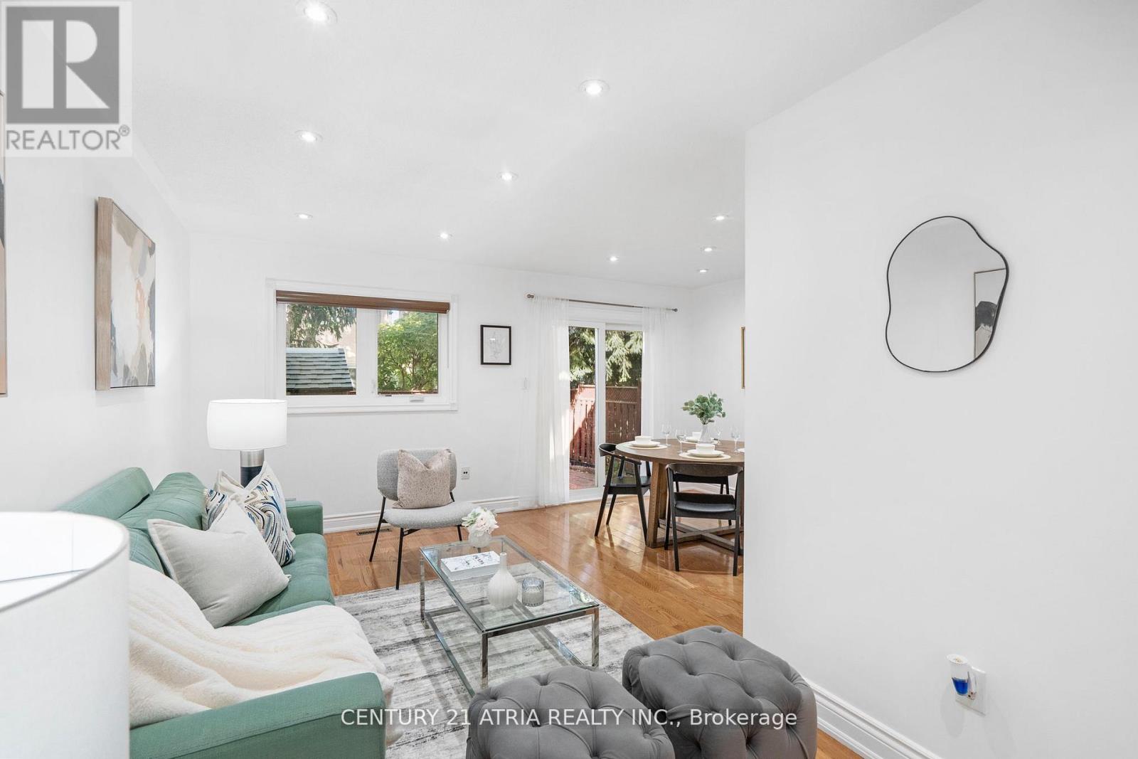 3837 Densbury Drive, Mississauga, Ontario L5N 6Z3 - Photo 11 - W12559642