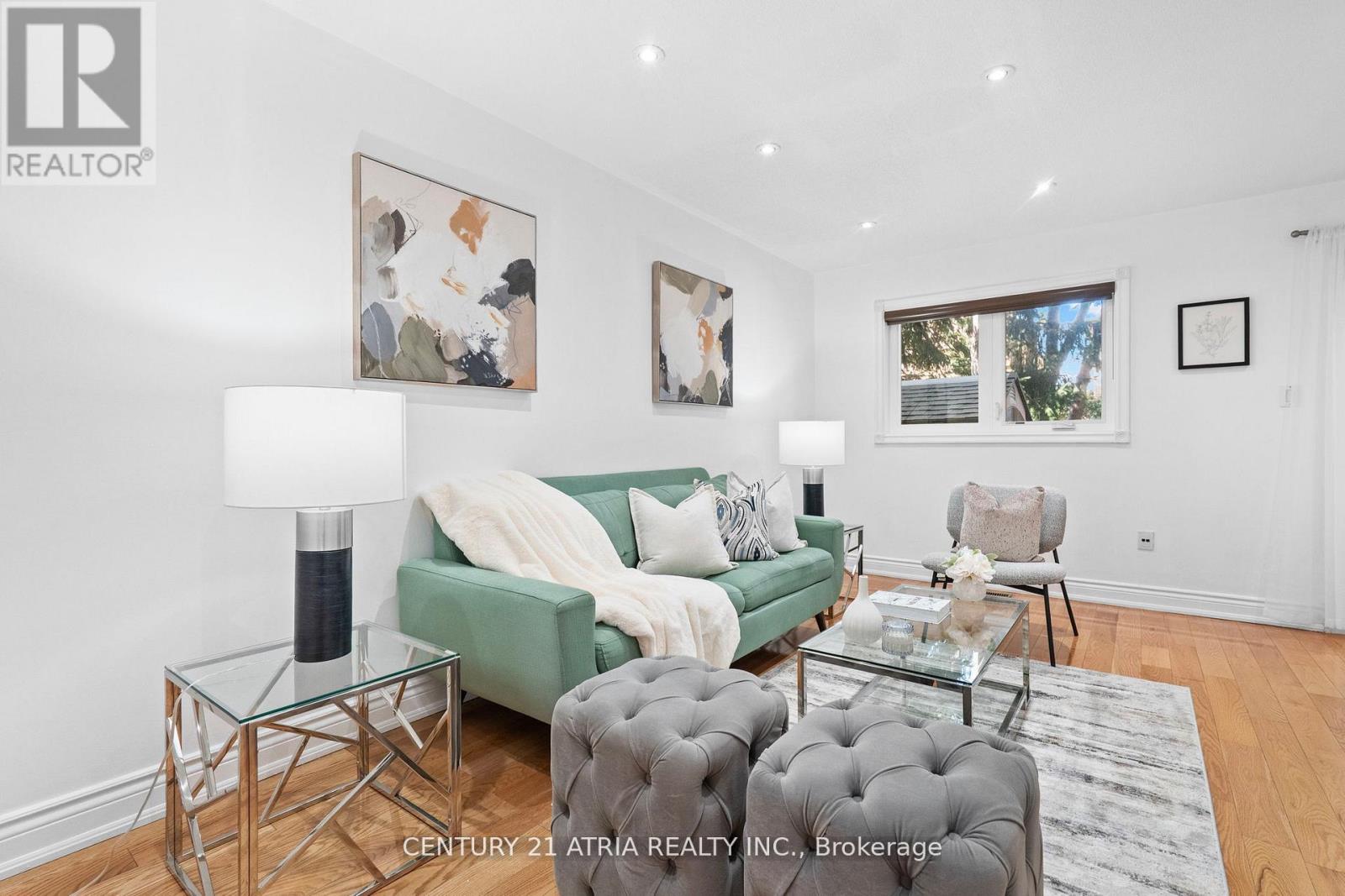 3837 Densbury Drive, Mississauga, Ontario L5N 6Z3 - Photo 12 - W12559642